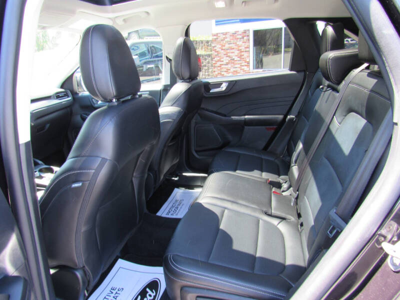 2022 Ford Escape Titanium