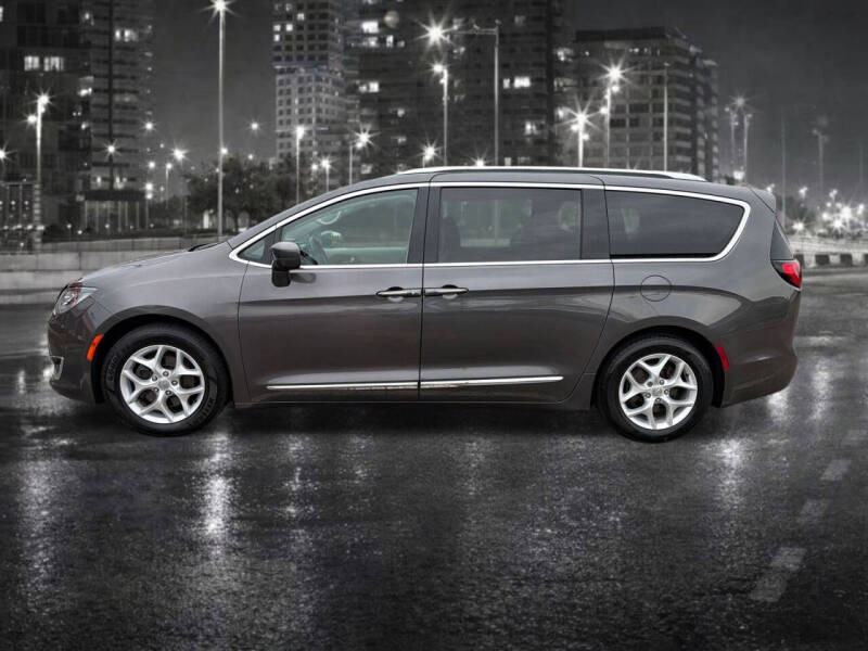 2018 Chrysler Pacifica Touring L Plus