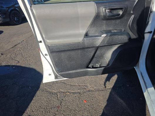 2022 Toyota Tacoma SR