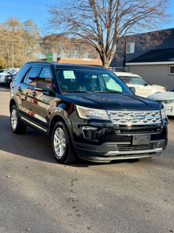 2019 Ford Explorer XLT's photo