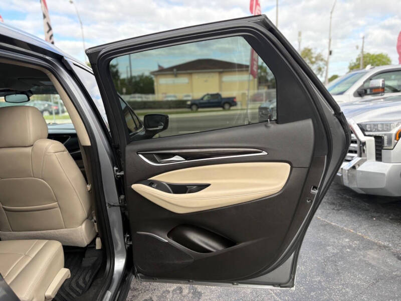 2021 Buick Enclave Essence