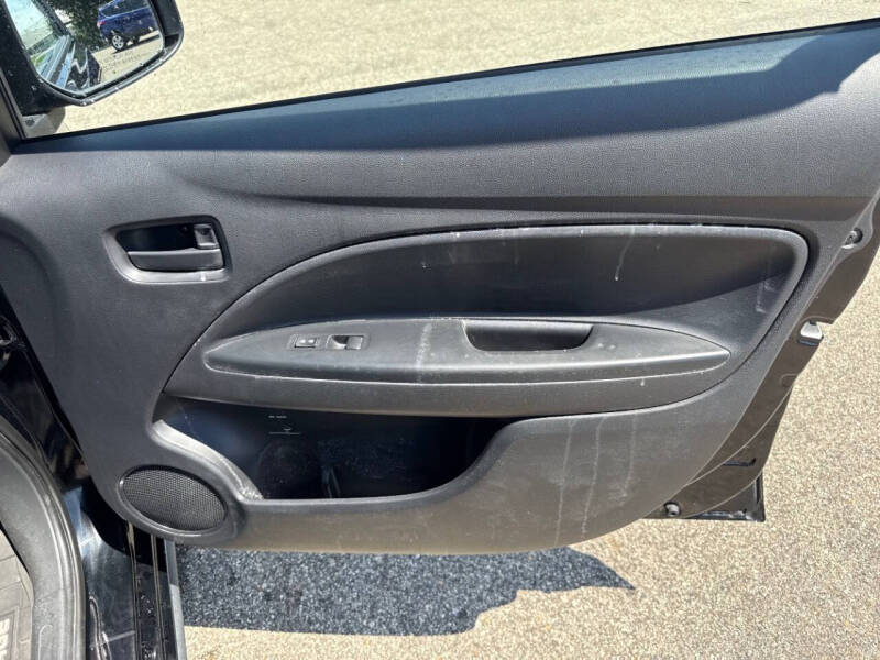 2024 Mitsubishi Mirage ES