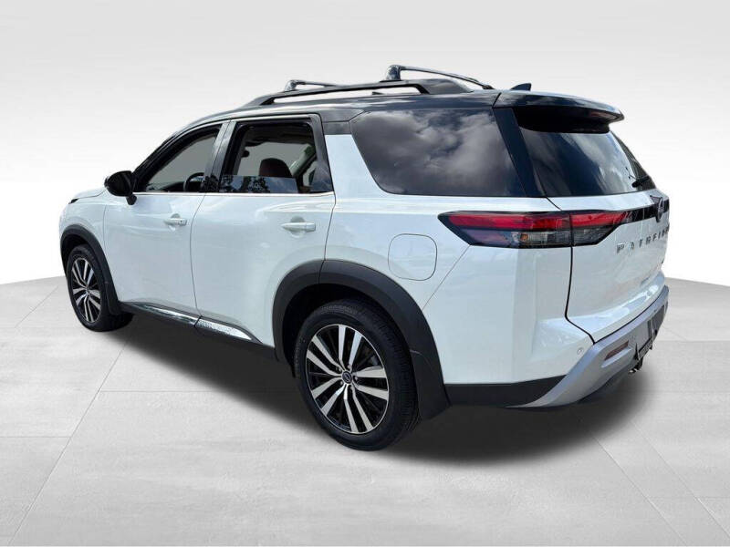 2024 Nissan Pathfinder Platinum