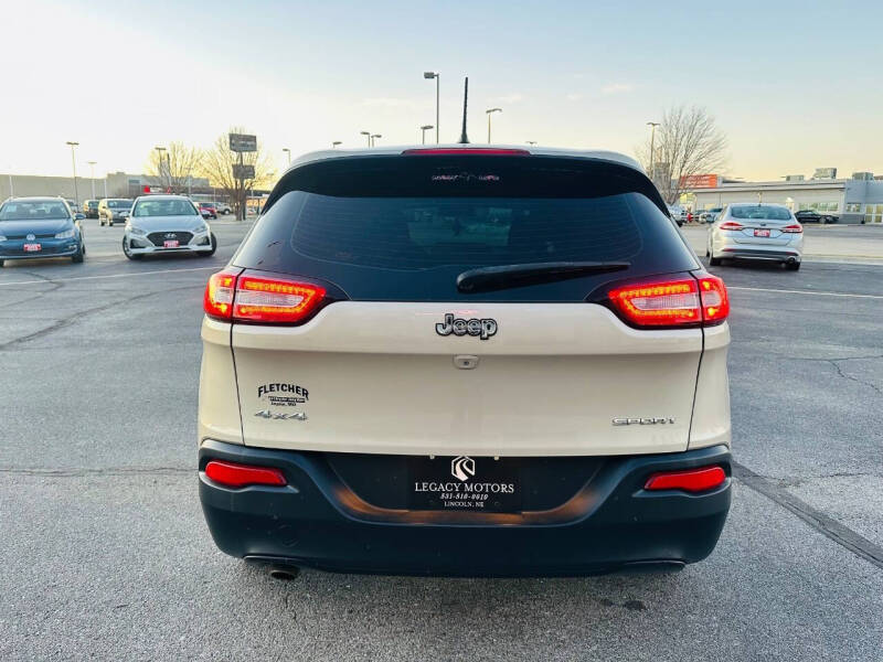 2015 Jeep Cherokee Sport