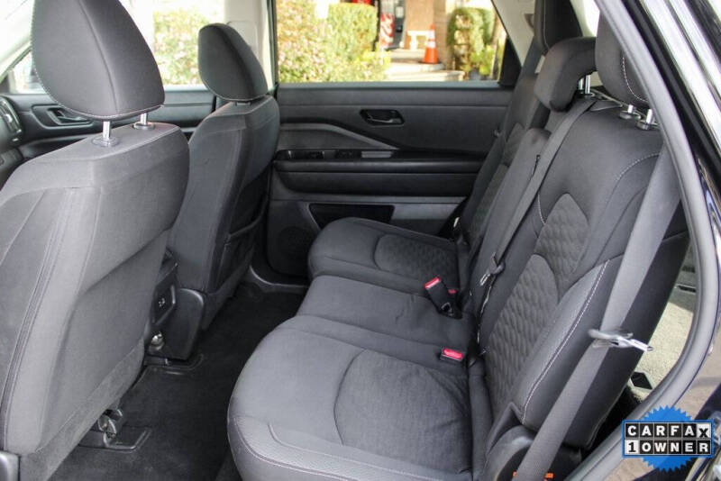 2024 Nissan Pathfinder S