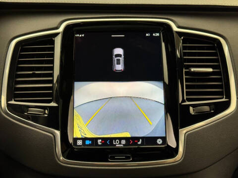 2023 Volvo XC90 Recharge T8 Ultimate Dark Theme