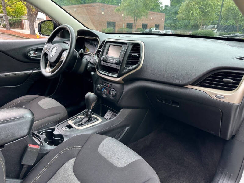 2017 Jeep Cherokee Sport