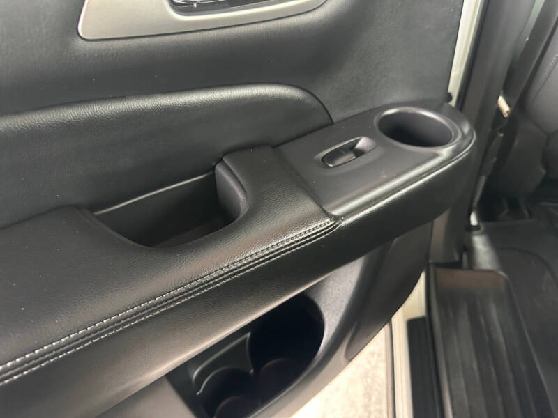 2020 Nissan Pathfinder S