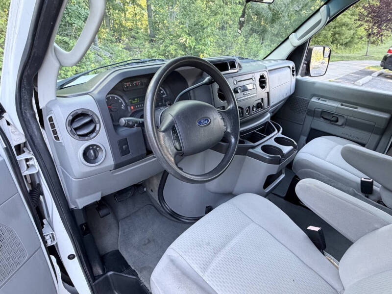 2012 Ford E-Series E-350 SD XLT