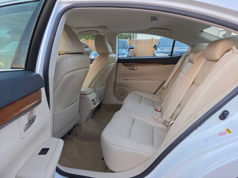 2013 Lexus ES 300h
