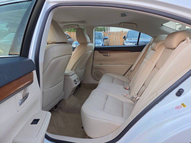 2013 Lexus ES 300h