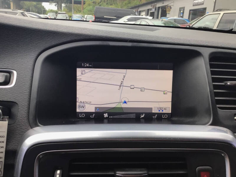 2015 Volvo S60 T6 R-Design Platinum