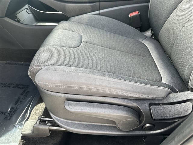 2023 Hyundai Santa Fe SE