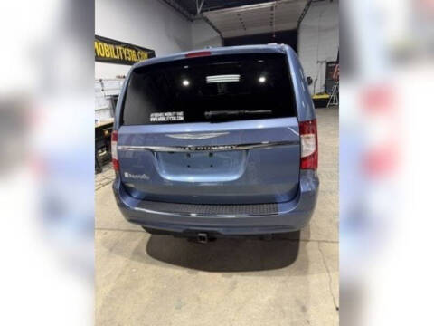 2012 Chrysler Town and Country Touring