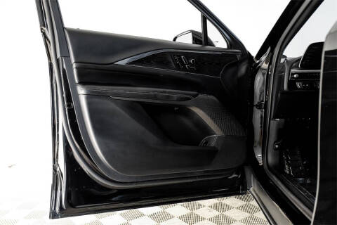 2024 Cadillac LYRIQ Luxury 1