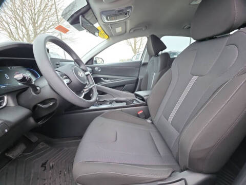 2024 Hyundai Elantra SE