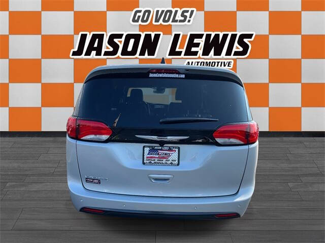 2026 Chrysler Voyager LX