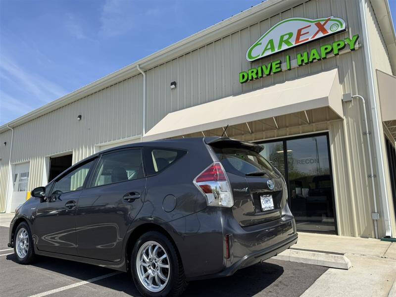 2017 Toyota Prius v Four