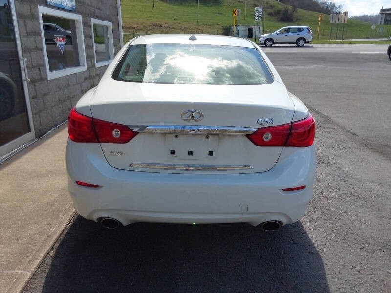 2015 Infiniti Q50 Premium