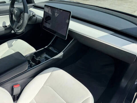 2019 Tesla Model 3 Standard Range Plus