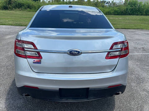 2018 Ford Taurus SEL