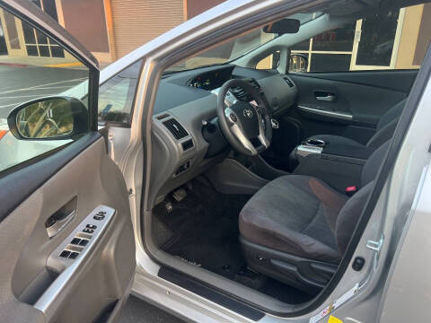 2013 Toyota Prius v Two