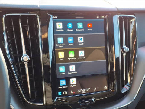 2025 Volvo XC60 B5 Core Dark Theme