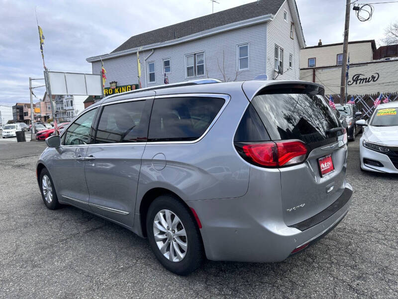 2018 Chrysler Pacifica Touring L