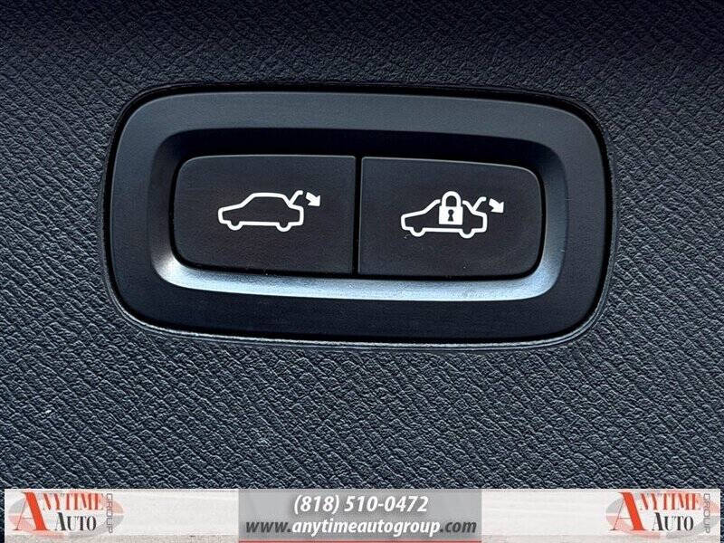 2018 Volvo XC90 T6 Momentum