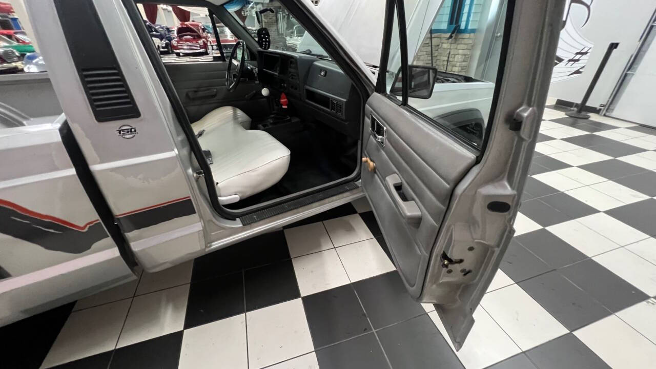 1991 Jeep Comanche 14