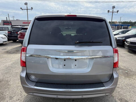 2014 Chrysler Town and Country Touring-L