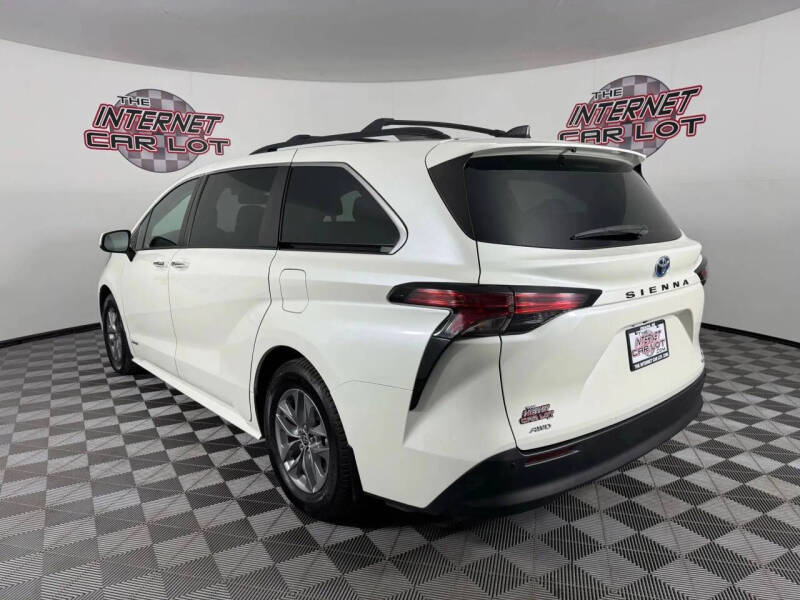 2021 Toyota Sienna XLE 7-Passenger