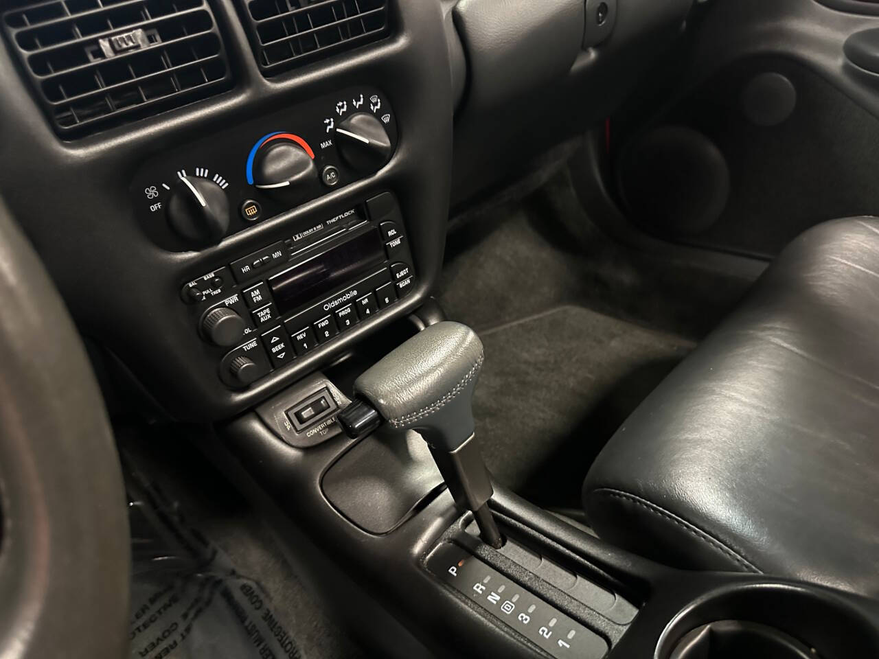 1995 Oldsmobile Cutlass Supreme 36