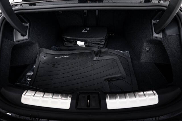 2025 Porsche Taycan 4