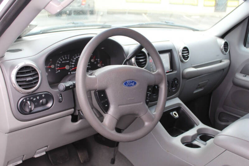2004 Ford Expedition XLT