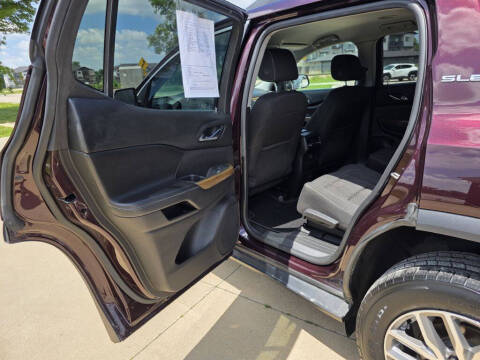2017 GMC Acadia SLE-2