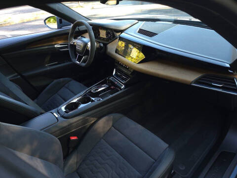 2023 Audi e-tron GT quattro Premium Plus