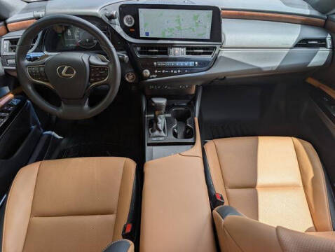 2024 Lexus ES 300h