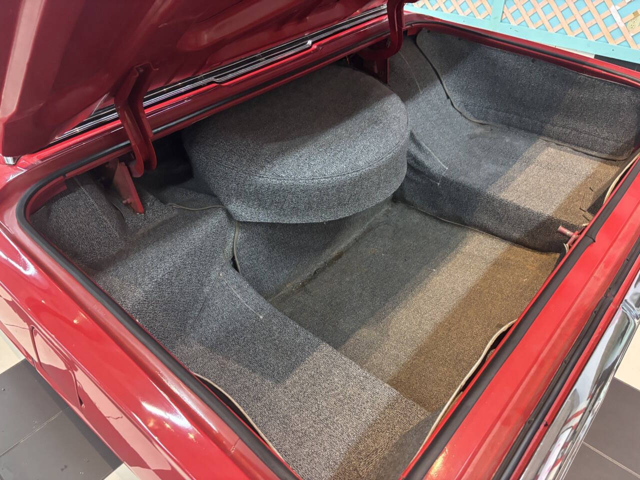 1964 Ford Thunderbird 30