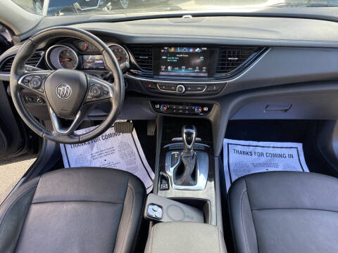 2018 Buick Regal Sportback Essence