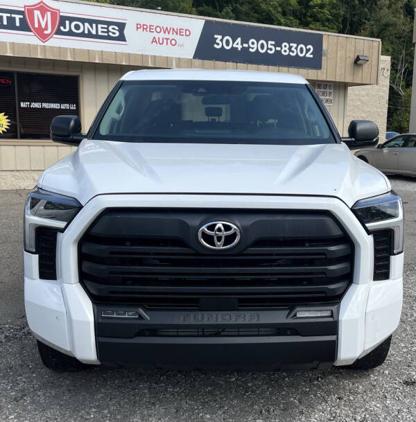 2022 Toyota Tundra SR5's photo