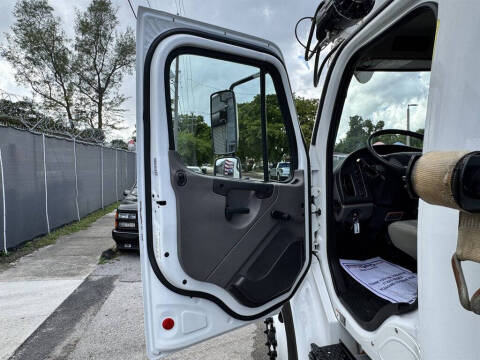 2020 Freightliner M2 106