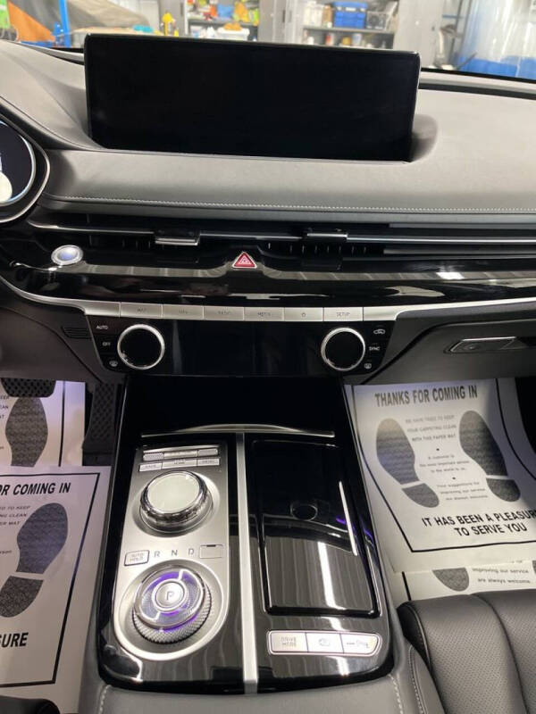 2023 Genesis G80