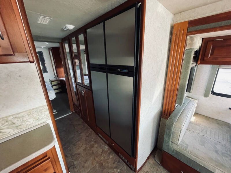 2002 Fleetwood RV 37U