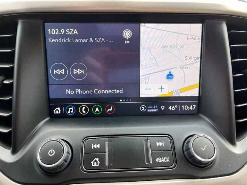 2023 GMC Acadia Denali