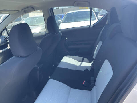 2017 Toyota Prius c Two