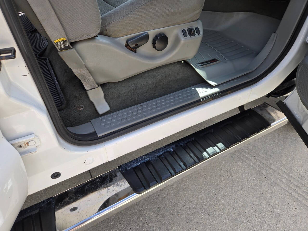 2004 Ford F-550 Super Duty 69