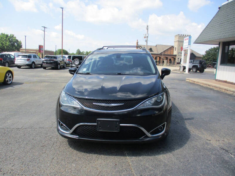 2017 Chrysler Pacifica Touring-L