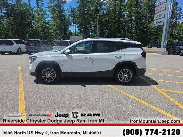 2024 GMC Terrain SLT