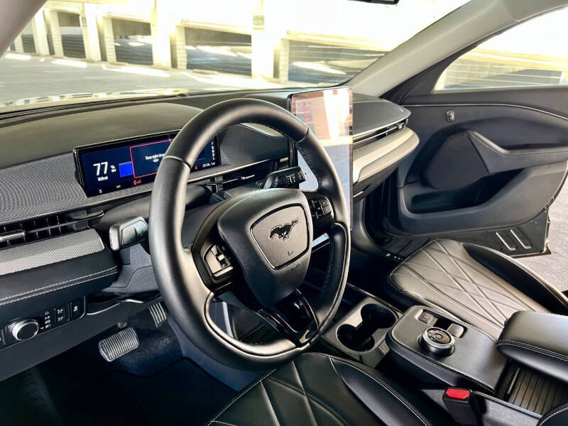 2022 Ford Mustang Mach-E Select